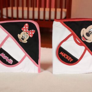 Manta con babero "Minnie/Mickey"