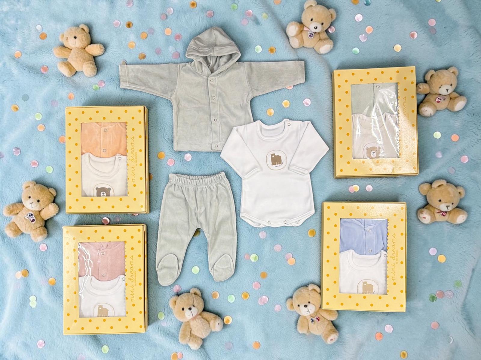 Set en caja 3 piezas Plush NENE Y NENA Dreams (Campera, body y medio oso) T.(0-1-2) Art.638