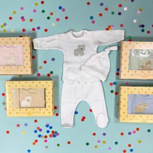 Set En Caja 3 Piezas Desagujado NENE Y NENA Dreams (Body, Medio Oso y gorro) T.(0-1-2) Art.633