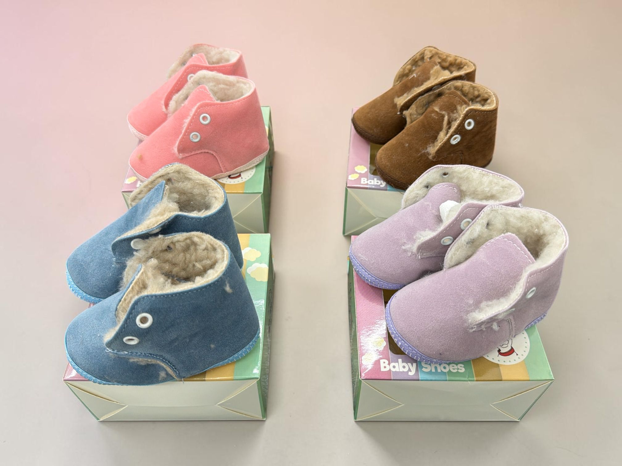 Botita gamuza forrada en corderito “Rockitos” T.(14 a 17) Surtida de colores