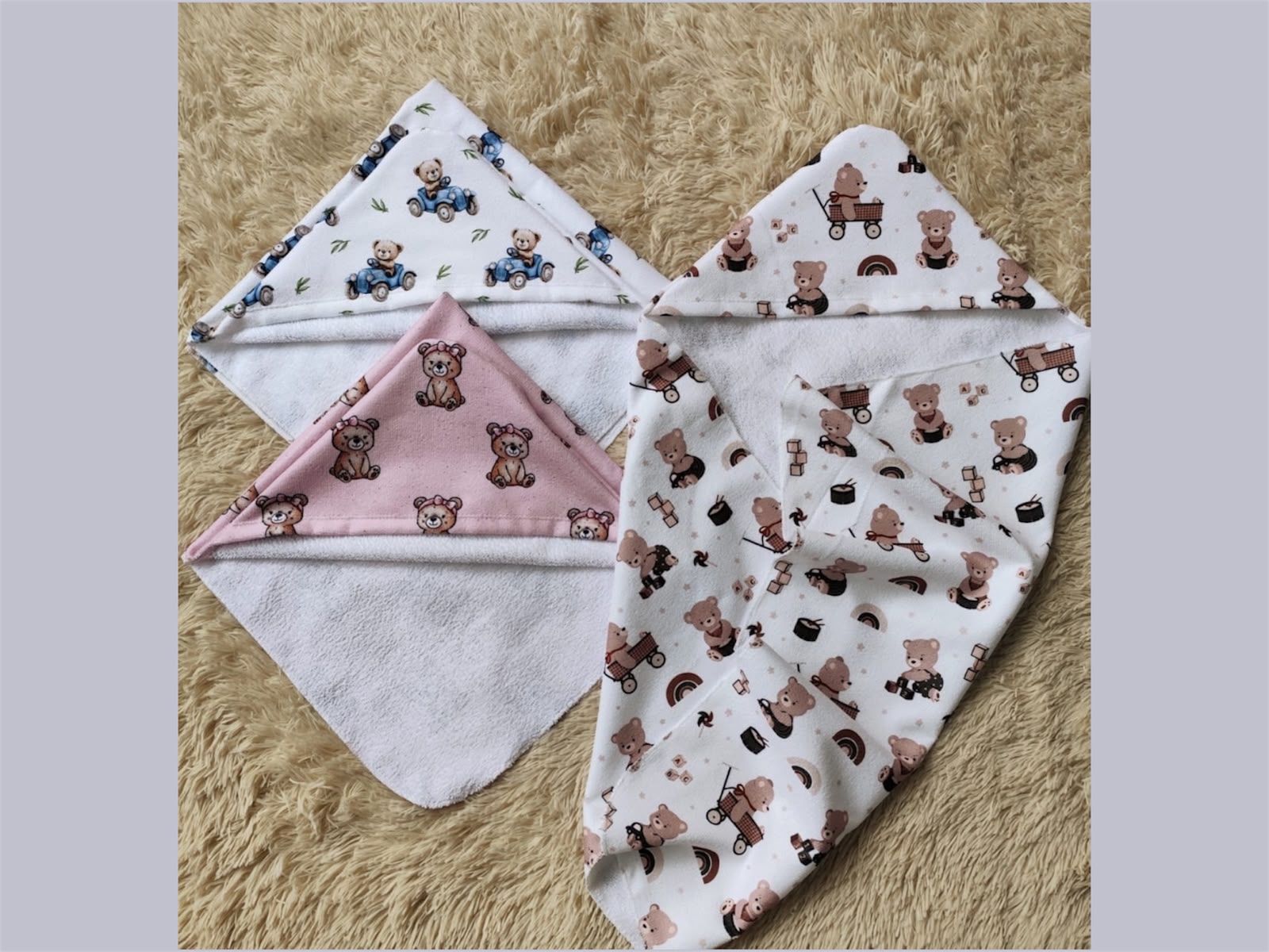 Manta/Toallon Towel Estampada con capucha “Kelly Babies” Surtido de colores