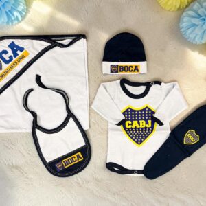 Set Ajuar 5 piezas “Boca Juniors” (Manta, Body, medio oso, babero y gorro)